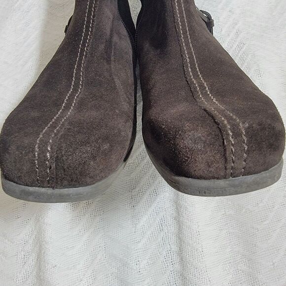 LA CANADIENNE Waterproof Suede Ankle Bootie Square Toe Low Wedge Brown Size 10 - Picture 4 of 16